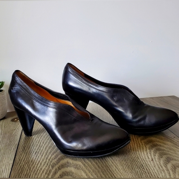 CNC Costume National Shoes - CNC Costume National  black leather shoes with geometric heels.Size 39 (8.5)